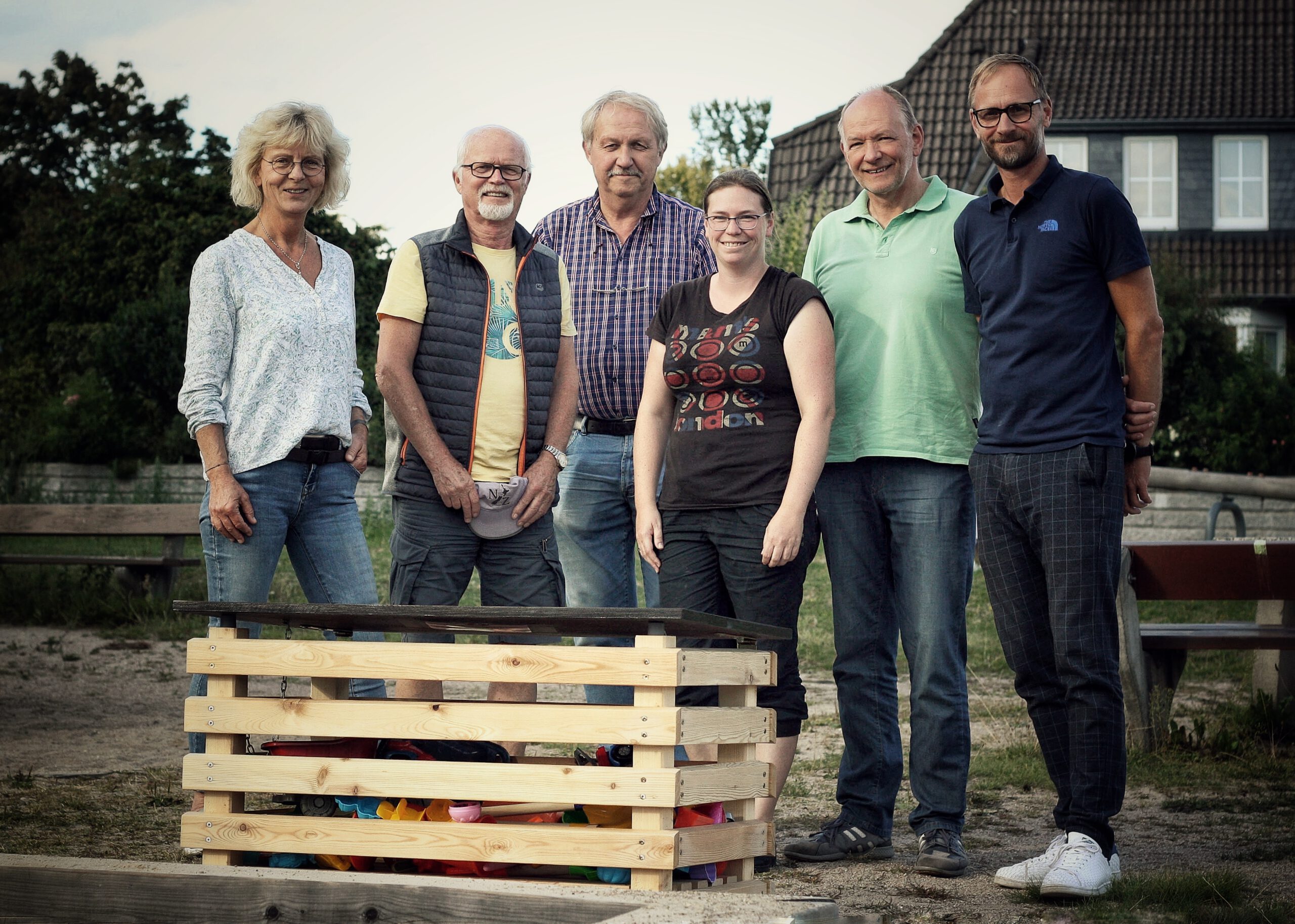 Spielplätze in Prisdorf bekommen Spielzeugkisten